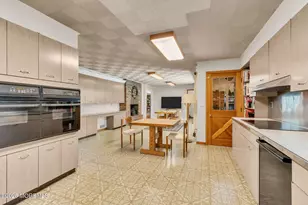245 Kingfisher Dr, Middletown, NJ 07748 - Photo 8