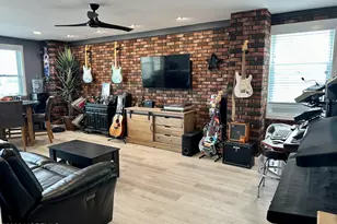 510 Deal Lake Dr, Asbury Park, NJ 07712 - Photo 2