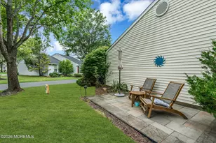7 Kingston Close, Freehold, NJ 07728 - Photo 4
