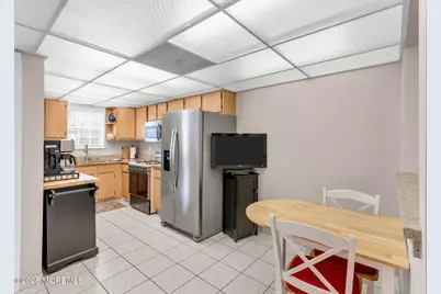 7 Kingston Close #1000, Freehold, NJ 07728 - Photo 12