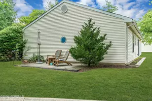 7 Kingston Close, Freehold, NJ 07728 - Photo 36