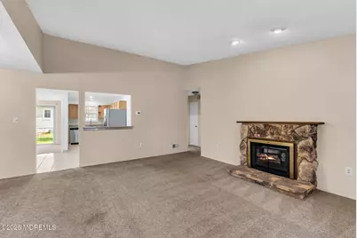 7 Kingston Close #1000, Freehold, NJ 07728 - Photo 8