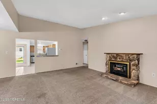 7 Kingston Close, Freehold, NJ 07728 - Photo 8