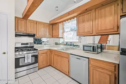 106 Chingarora Avenue, Keyport, NJ 07735 - Photo 14