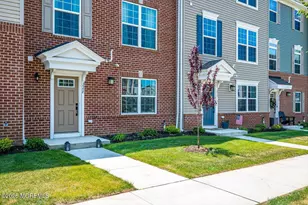 220 Anchor Wy, Aberdeen Township, NJ 07721 - Photo 4