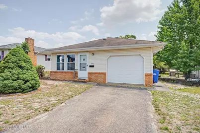 658 Jamaica Boulevard, Toms River Township, NJ 08757 - Photo 2