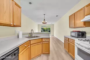 146 Greenlawns Dr, Lakewood, NJ 08701 - Photo 12