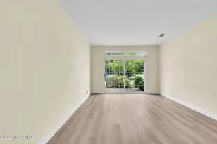 146 Greenlawns Dr, Lakewood, NJ 08701 - Photo 10