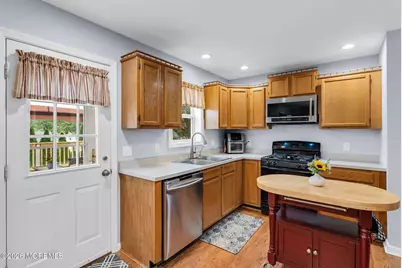 812 Beacon Street, Toms River Township, NJ 08757 - Photo 10