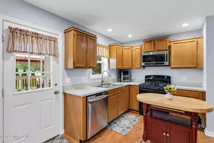 812 Beacon St, Toms River Township, NJ 08757 - Photo 10
