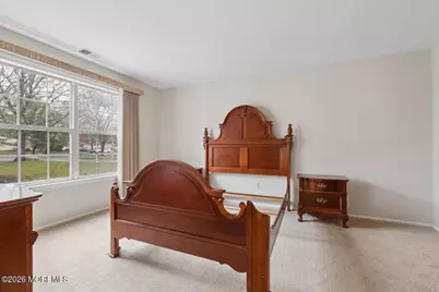 437 Hampton Court #12-1, Manalapan Township, NJ 07726 - Photo 14