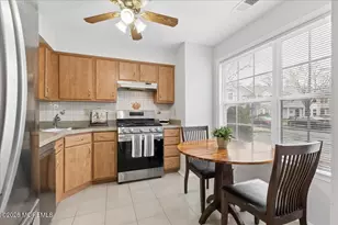 437 Hampton Ct, Manalapan Township, NJ 07726 - Photo 4