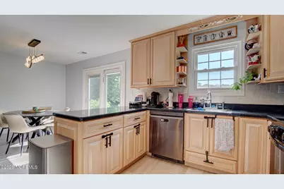 62 Jefferson Drive, Spotswood, NJ 08884 - Photo 10