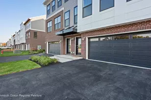 10 Mariveles Wy, Tinton Falls, NJ 07724 - Photo 4