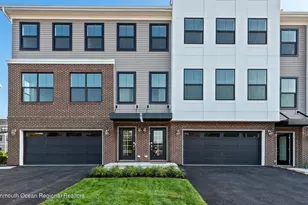 10 Mariveles Wy, Tinton Falls, NJ 07724 - Photo 2
