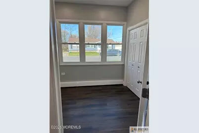 10 Lake Avenue, Keyport, NJ 07735 - Photo 16