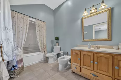 425 Iron Bridge Road, Freehold, NJ 07728 - Photo 32