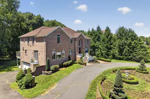 425 Iron Bridge Rd, Freehold, NJ 07728 - Photo 2