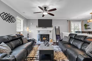 157 Foxhill Ct, Aberdeen Township, NJ 07747 - Photo 4