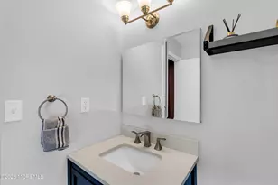157 Foxhill Ct, Aberdeen Township, NJ 07747 - Photo 22