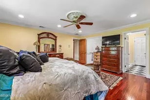 827 Holmdel Rd, Holmdel, NJ 07733 - Photo 20