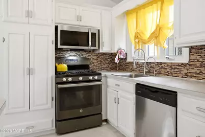 17 Knoll Terrace, Hazlet Township, NJ 07730 - Photo 6