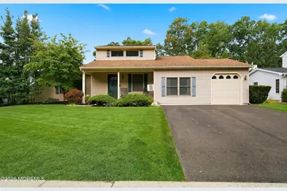 15 Honeysuckle Way, Howell Township, NJ 07731 - Photo 2