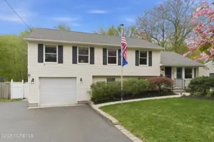 17 Millbrook Dr, Middletown, NJ 07748 - Photo 2