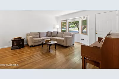 17 Millbrook Drive, Middletown, NJ 07748 - Photo 4