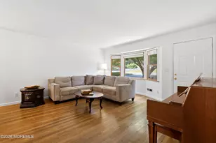 17 Millbrook Dr, Middletown, NJ 07748 - Photo 4