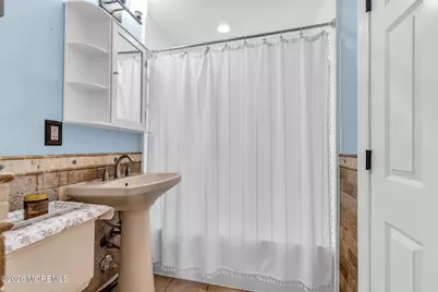 85 Roosevelt Circle E, Red Bank, NJ 07701 - Photo 10