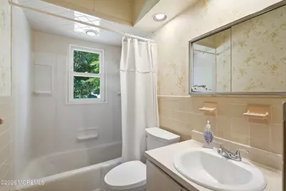 15 Tamarack Drive, Manalapan Township, NJ 07726 - Photo 12