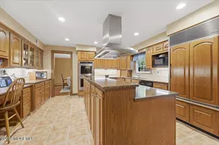 1 Marlboro St, Morganville, NJ 07751 - Photo 8