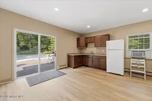1 Marlboro St, Morganville, NJ 07751 - Photo 16