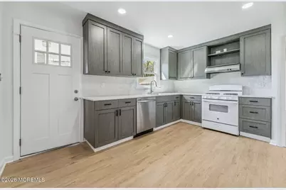 358 Beecroft Place, Oakhurst, NJ 07755 - Photo 2