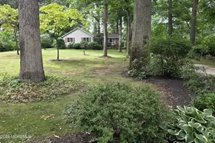 15 La Valley Dr, Manalapan Township, NJ 07726 - Photo 2