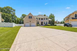 756 Opatut Ct, Toms River Township, NJ 08753 - Photo 2