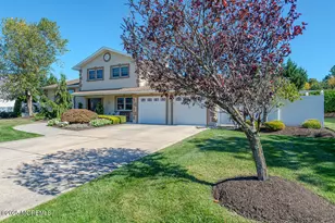 38 Holly Dr, Sayreville, NJ 08859 - Photo 2