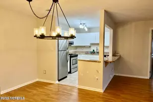 102 Wedgewood Cir, Belford, NJ 07718 - Photo 6