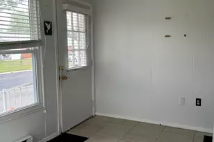 239 B Columbine Ave, Whiting, NJ 08759 - Photo 4
