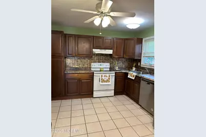 239 B Columbine Avenue, Whiting, NJ 08759 - Photo 6