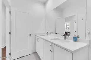 27 Linder Ct, Middletown, NJ 07748 - Photo 68