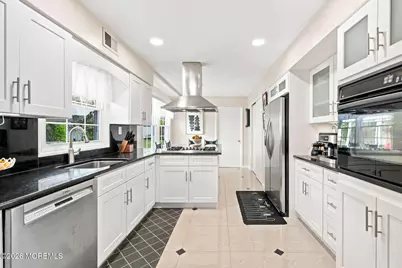 53 Maxwell Lane, Manalapan Township, NJ 07726 - Photo 12