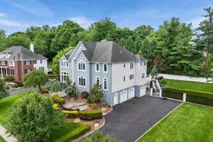 9 Landmark Ln, Marlboro Township, NJ 07746 - Photo 4