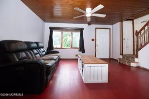 302 Edgeview Rd, Keyport, NJ 07735 - Photo 4