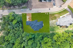 111 Parker Chase Ct, Morganville, NJ 07751 - Photo 12