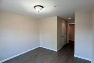 402 Wedgewood Cir, Belford, NJ 07718 - Photo 4