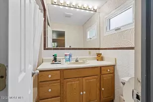 42 Walnut St, Edison, NJ 08817 - Photo 18