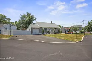 10 Rosemary Dr, Hazlet Township, NJ 07730 - Photo 6