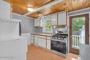 6 Haggers Ln, Fair Haven, NJ 07704 - Photo 8